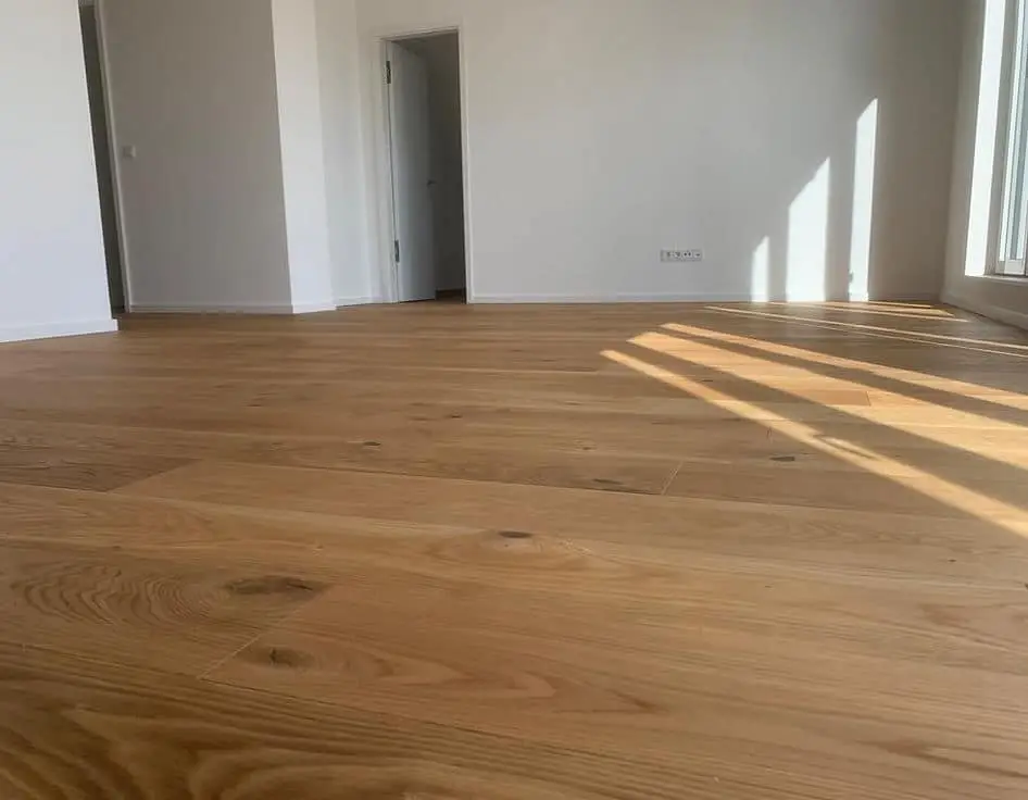Haus Cone, Parkettboden im Zimmer, Bodenverleger in Schwerin, BODEN & DESIGN